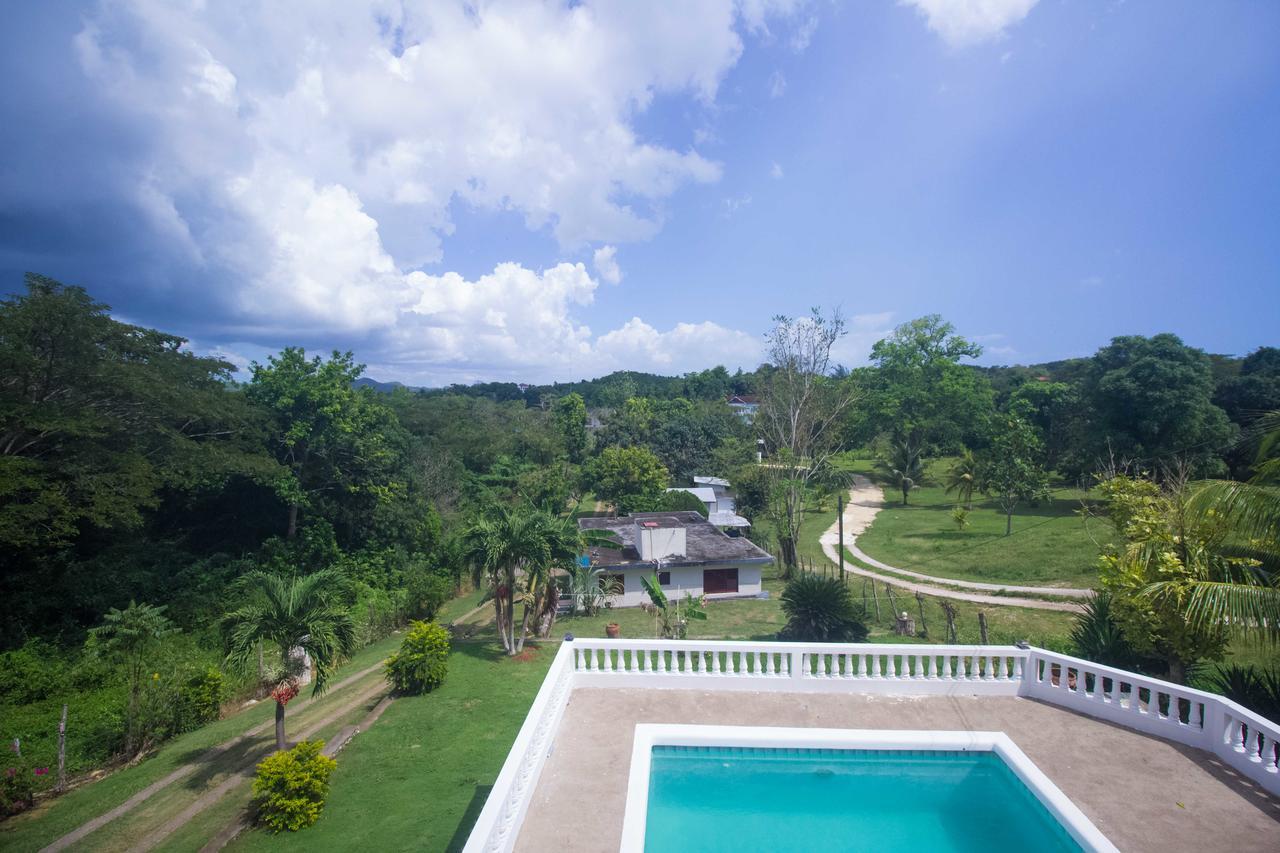 Rainbow Hill Villa Negril Exterior photo